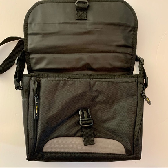 Targus Laptop/Tablet Bag - Picture 4 of 7